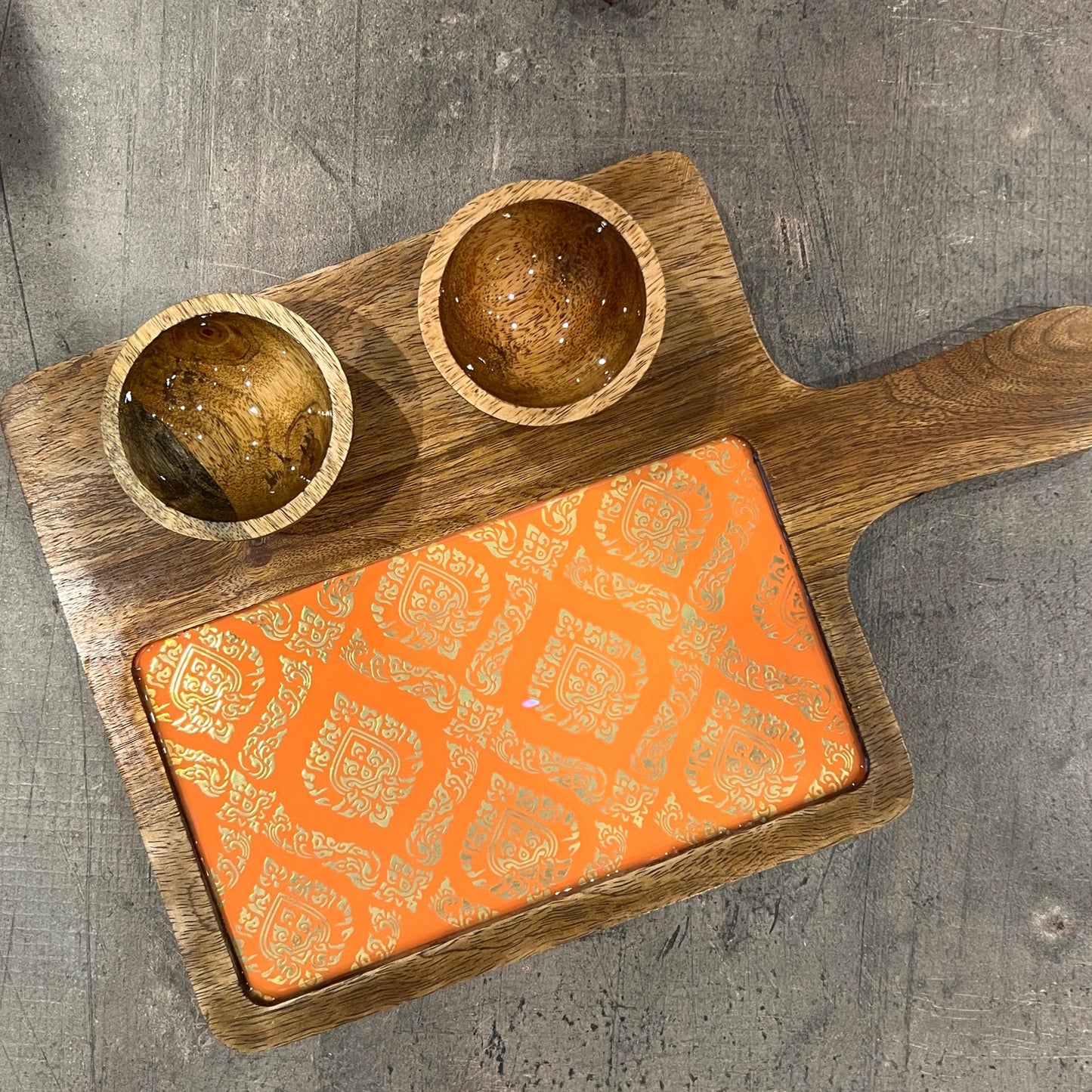 Small Sharing Platters with dipping pots