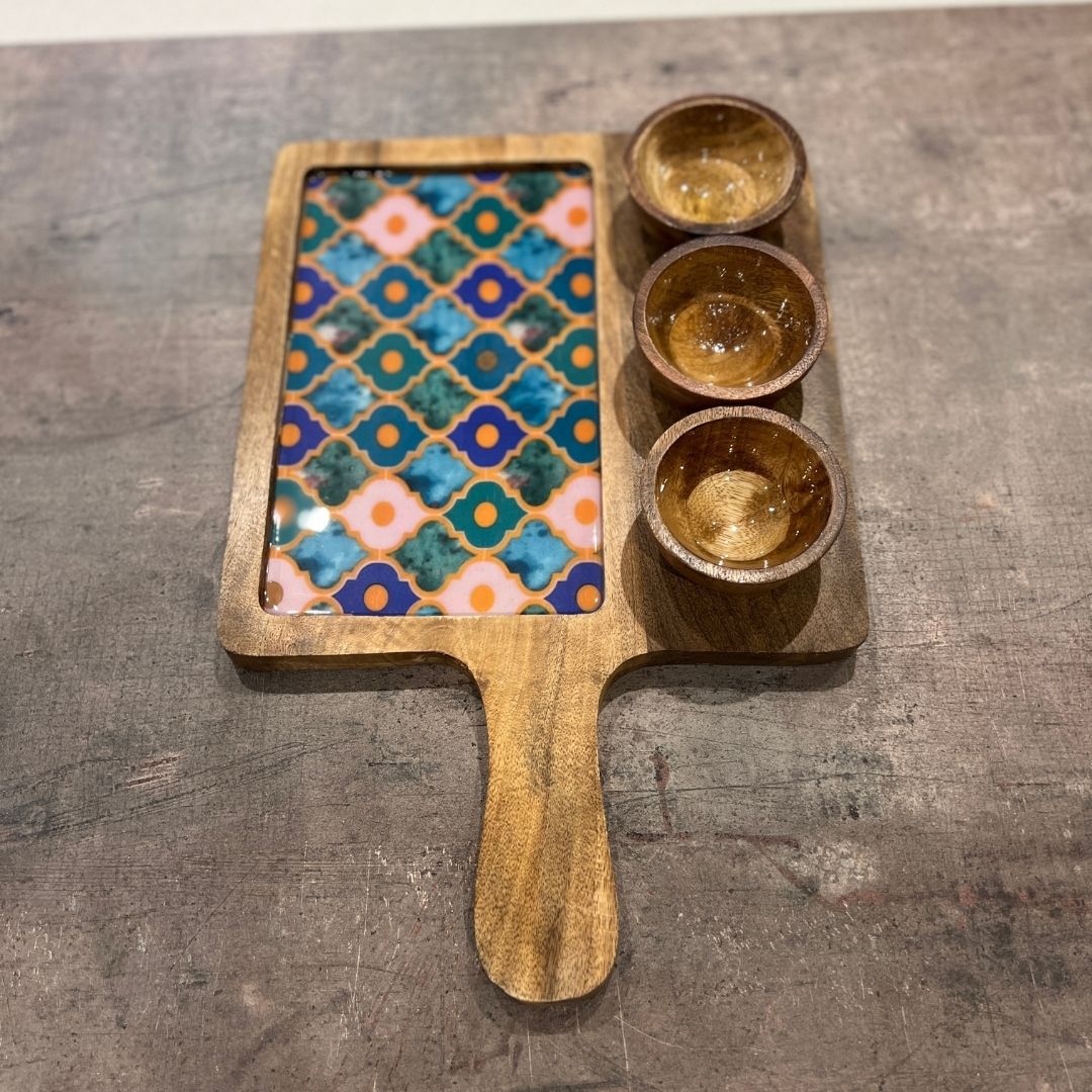Small Sharing Platters with dipping pots Xperience Pakistan Lifestyle