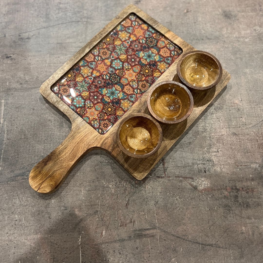 Small Sharing Platters with dipping pots Xperience Pakistan Lifestyle