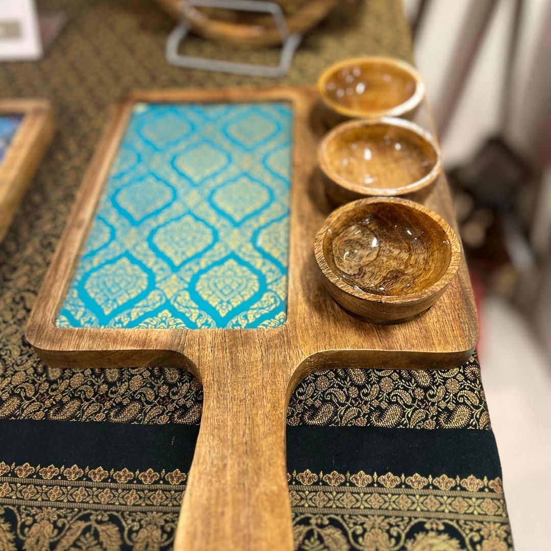 Small Sharing Platters with dipping pots Xperience Pakistan Lifestyle